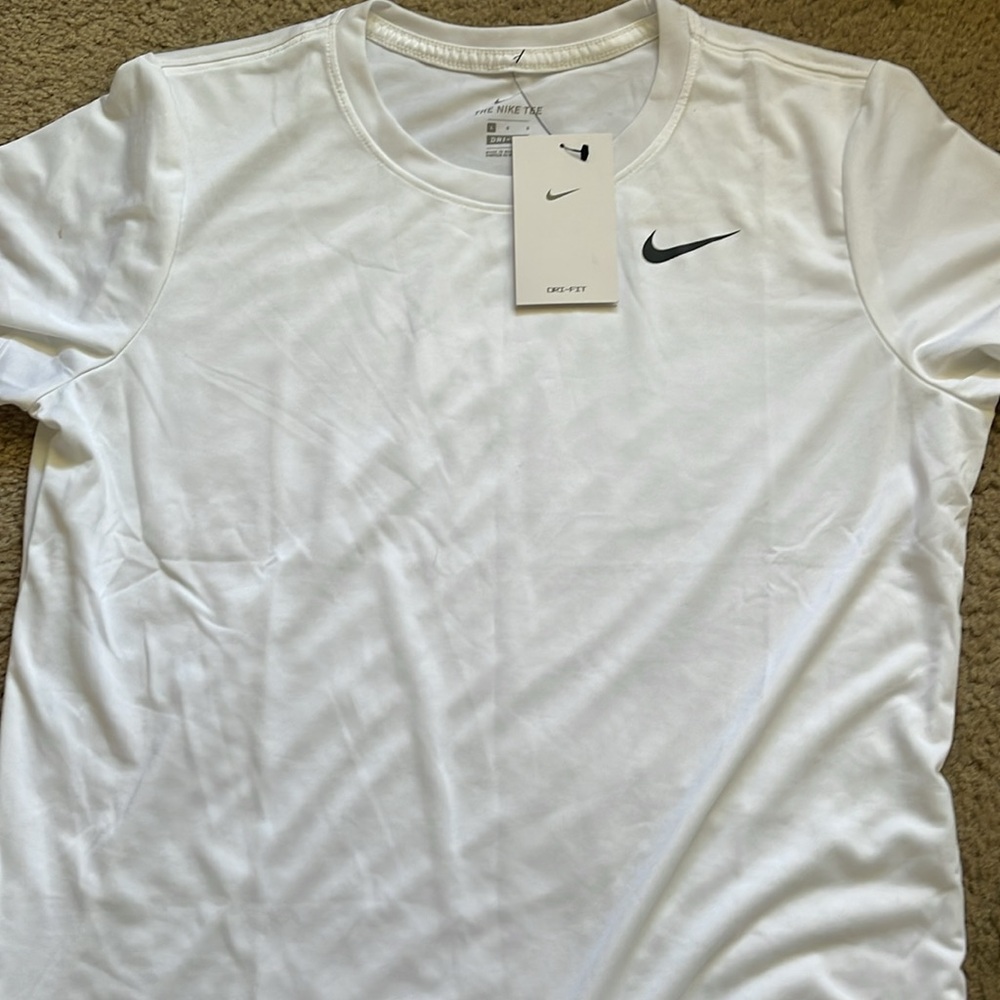 Nike 🔥 BUNDLE   Shorts , legend Top and Sweat bands - Picture 7 of 8